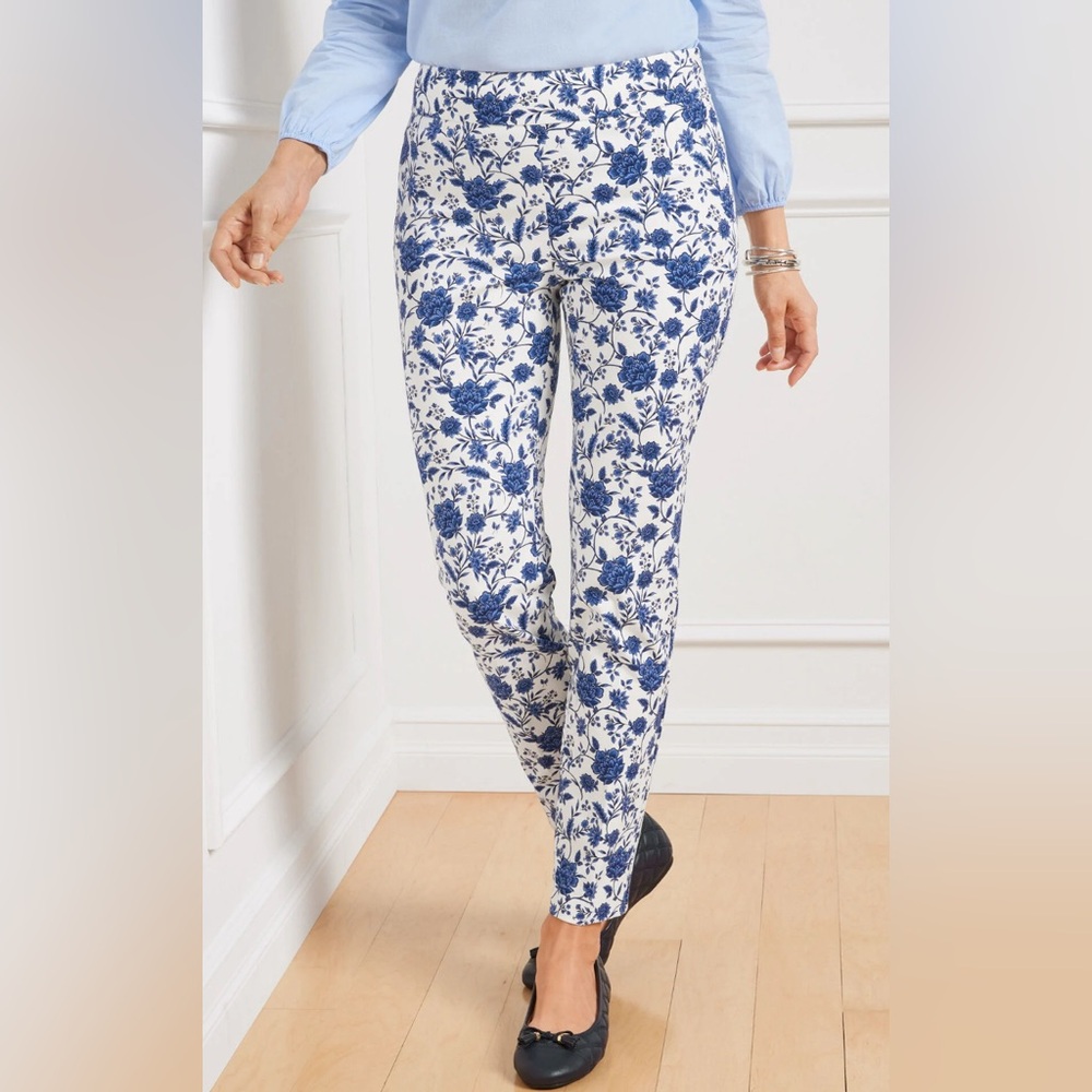 TALBOTS NWT blue and white Floral Print Chatham ankle Pants classic and crisp
